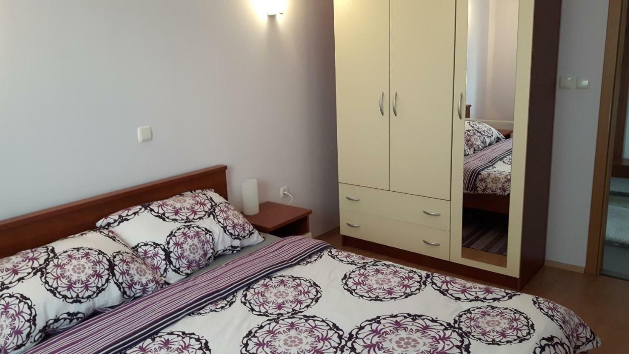 Zobic Family Apartments Rab Town Ngoại thất bức ảnh