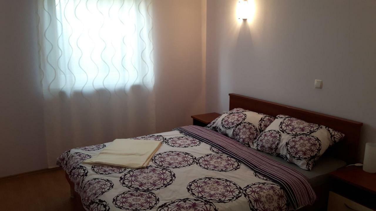 Zobic Family Apartments Rab Town Ngoại thất bức ảnh